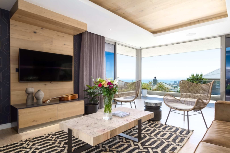5 Bedroom Property for Sale in Fresnaye Western Cape